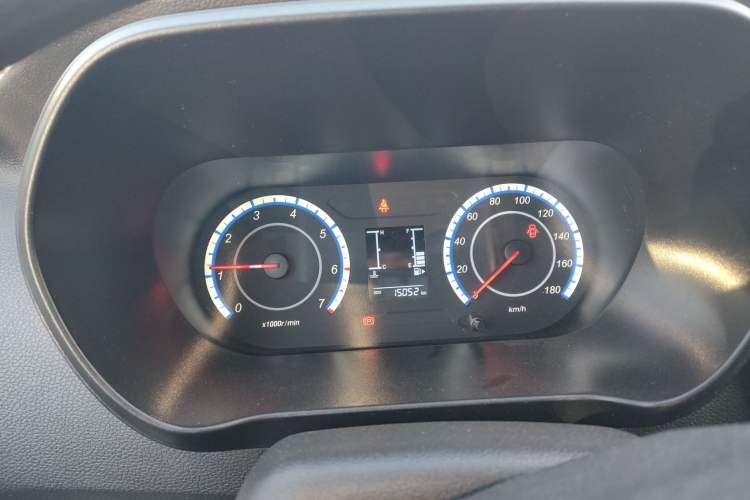 Used CHANGAN KAICHENG Ruixing M60 2023 1.5L GDI Comfort-Class Passenger Vehicle 6/7 Seats Instrument Cluster