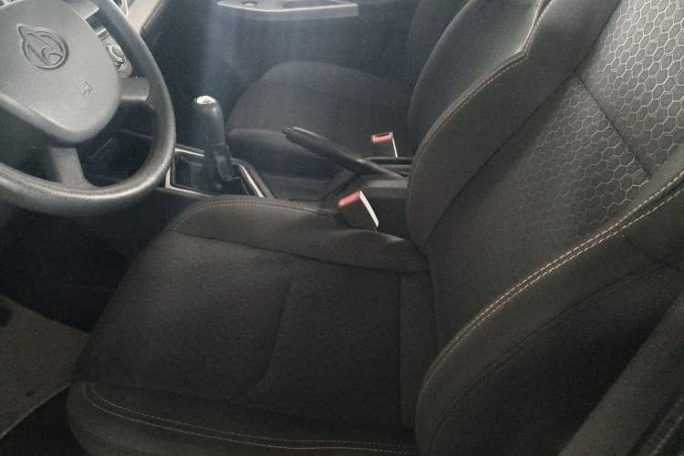 Used CHANGAN KAICHENG Ruixing M60 2023 1.5L GDI Comfort-Class Passenger Vehicle 6/7 Seats Interior 1