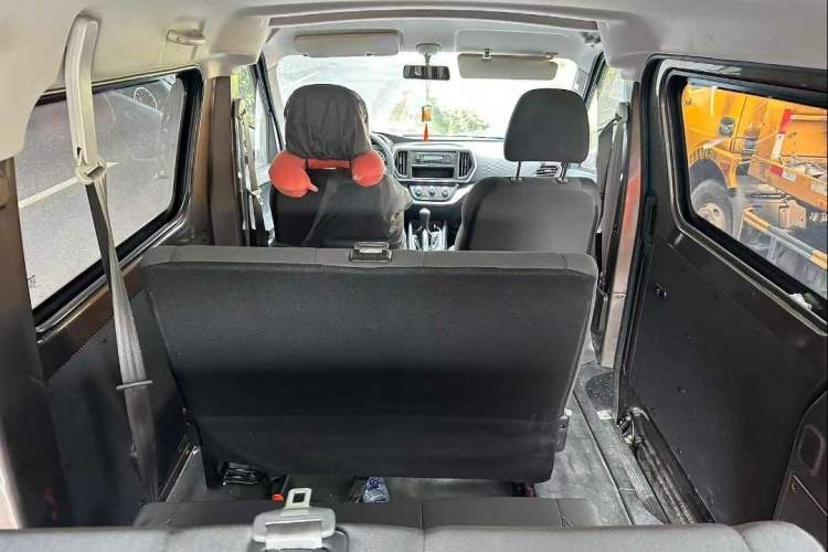 Used CHANGAN KAICHENG Ruixing M60 2023 1.5L GDI Comfort-Class Passenger Vehicle 6/7 Seats Interior 2