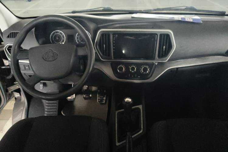 Used CHANGAN KAICHENG Ruixing M60 2023 1.5L GDI Comfort-Class Passenger Vehicle 6/7 Seats Interior 3