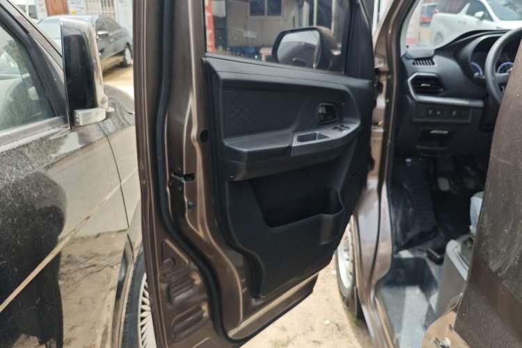 Used CHANGAN KAICHENG Ruixing M60 2023 1.6L CNG Comfort-Grade 6-Seater Passenger Vehicle Left Front Door Interior