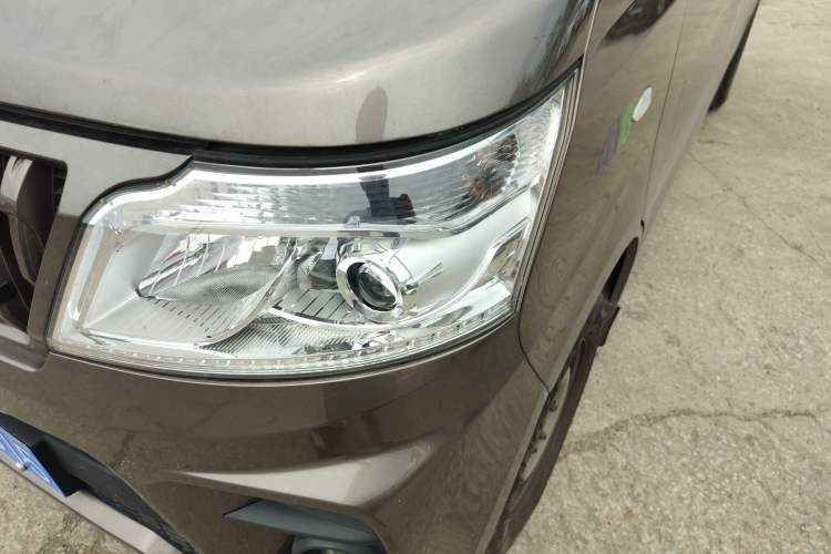 Used CHANGAN KAICHENG Ruixing M60 2023 1.6L CNG Comfort-Grade 6-Seater Passenger Vehicle Left Front Headlight