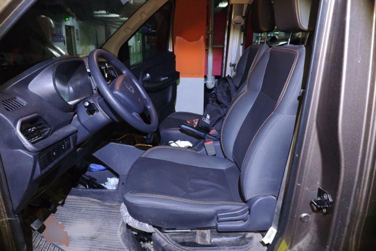 Used CHANGAN KAICHENG Ruixing M60 2023 1.5L GDI Comfort-Class Passenger Vehicle 6/7 Seats Left Front Seat