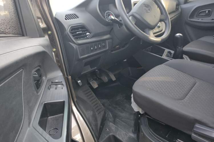 Used CHANGAN KAICHENG Ruixing M60 2023 1.5L GDI Comfort-Class Passenger Vehicle 6/7 Seats Left Front Seat