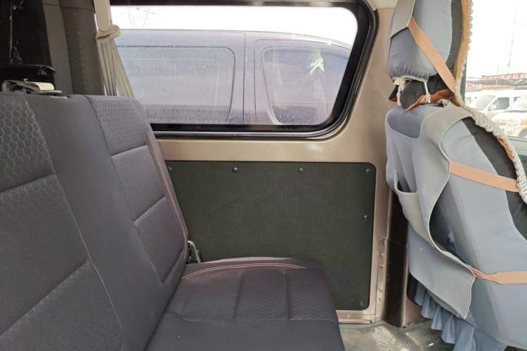 Used CHANGAN KAICHENG Ruixing M60 2023 1.6L CNG Comfort-Grade 6-Seater Passenger Vehicle Left Rear Door Interior