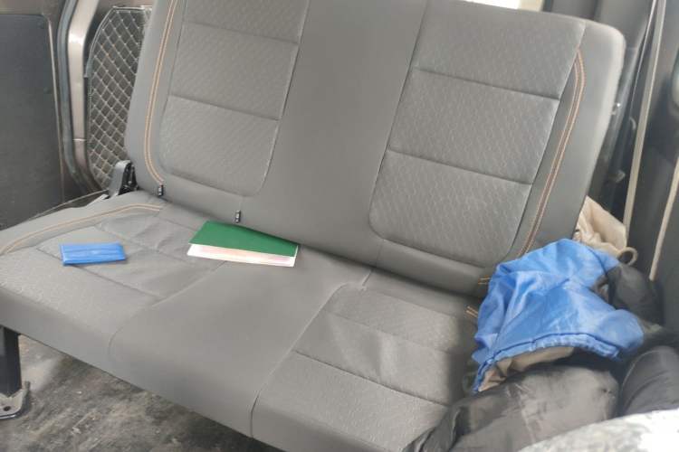 Used CHANGAN KAICHENG Ruixing M60 2023 1.6L CNG Comfort-Grade 6-Seater Passenger Vehicle Left Rear Seat