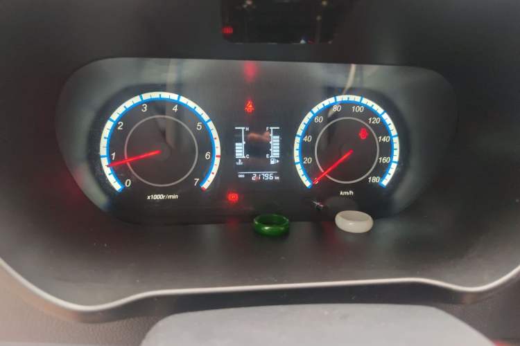 Used CHANGAN KAICHENG Ruixing M60 2023 1.5L GDI Comfort-Class Passenger Vehicle 6/7 Seats Odometer Close Up