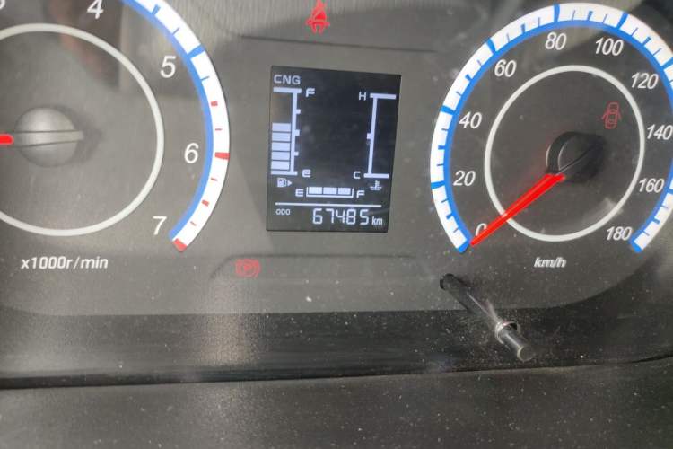 Used CHANGAN KAICHENG Ruixing M60 2023 1.6L CNG Comfort-Grade 6-Seater Passenger Vehicle Odometer Close Up