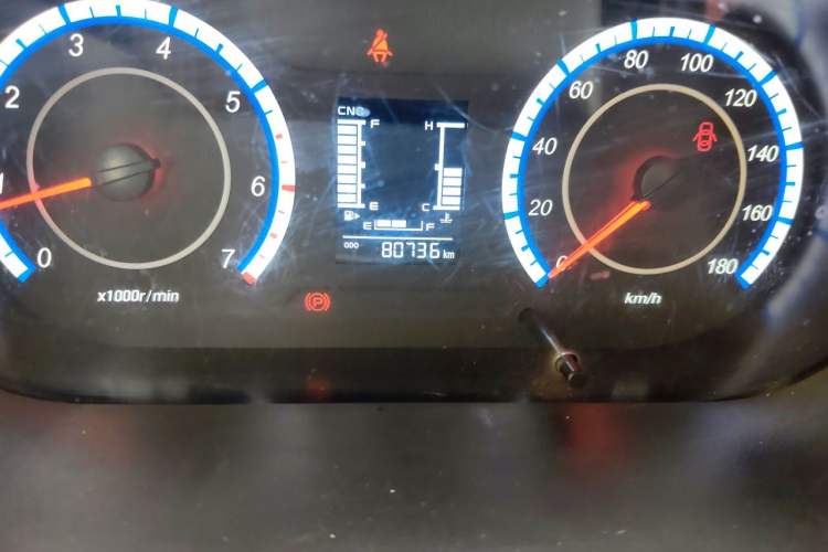 Used CHANGAN KAICHENG Ruixing M60 2023 1.6L CNG Comfort-Grade 6-Seater Passenger Vehicle Odometer Close Up