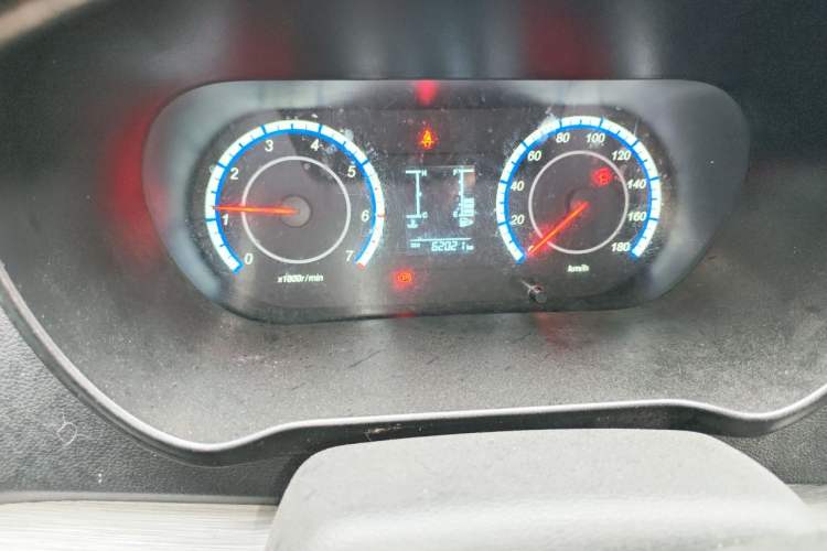 Used CHANGAN KAICHENG Ruixing M60 2023 1.5L GDI Elite-Class Passenger Vehicle 6/7 Seats Odometer Close Up