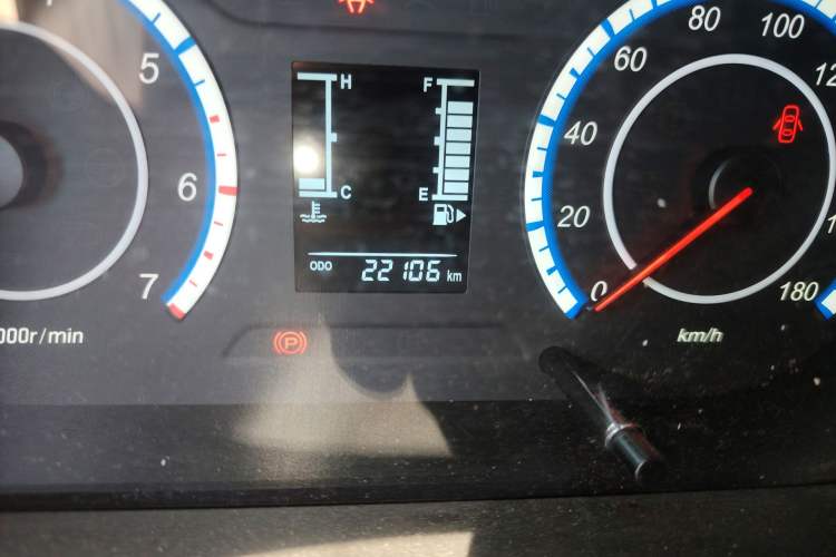 Used CHANGAN KAICHENG Ruixing M60 2023 1.5L GDI Comfort-Class Passenger Vehicle 6/7 Seats Odometer Close Up