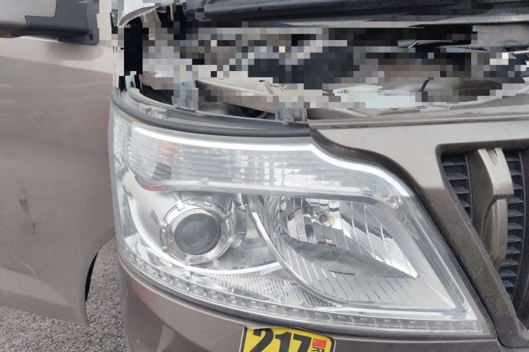 Used CHANGAN KAICHENG Ruixing M60 2023 1.6L CNG Comfort-Grade 6-Seater Passenger Vehicle Right Front Headlight