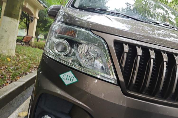 Used CHANGAN KAICHENG Ruixing M60 2023 1.6L CNG Comfort-Grade 6-Seater Passenger Vehicle Right Front Headlight