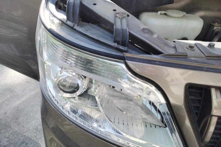 Used CHANGAN KAICHENG Ruixing M60 2023 1.5L GDI Comfort-Class Passenger Vehicle 6/7 Seats Right Front Headlight