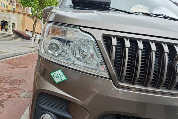 Used CHANGAN KAICHENG Ruixing M60 2023 1.6L CNG Comfort-Grade 6-Seater Passenger Vehicle Right Front Headlight