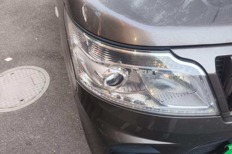 Used CHANGAN KAICHENG Ruixing M60 2023 1.5L GDI Comfort-Class Passenger Vehicle 6/7 Seats Right Front Headlight