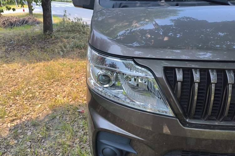 Used CHANGAN KAICHENG Ruixing M60 2023 1.5L GDI Comfort-Class Passenger Vehicle 6/7 Seats Right Front Headlight