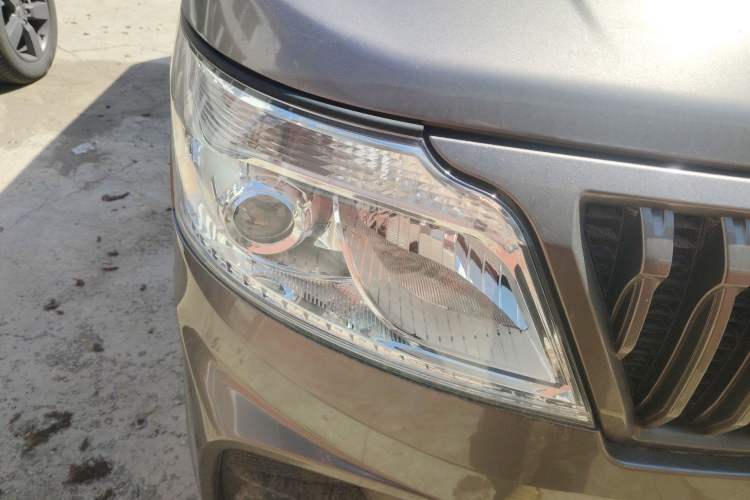 Used CHANGAN KAICHENG Ruixing M60 2023 1.5L GDI Comfort-Class Passenger Vehicle 6/7 Seats Right Front Headlight