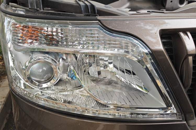 Used CHANGAN KAICHENG Ruixing M60 2023 1.5L GDI Comfort-Class Passenger Vehicle 6/7 Seats Right Front Headlight