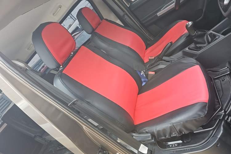 Used CHANGAN KAICHENG Ruixing M60 2023 1.5L GDI Comfort-Class Passenger Vehicle 6/7 Seats Right Front Seat
