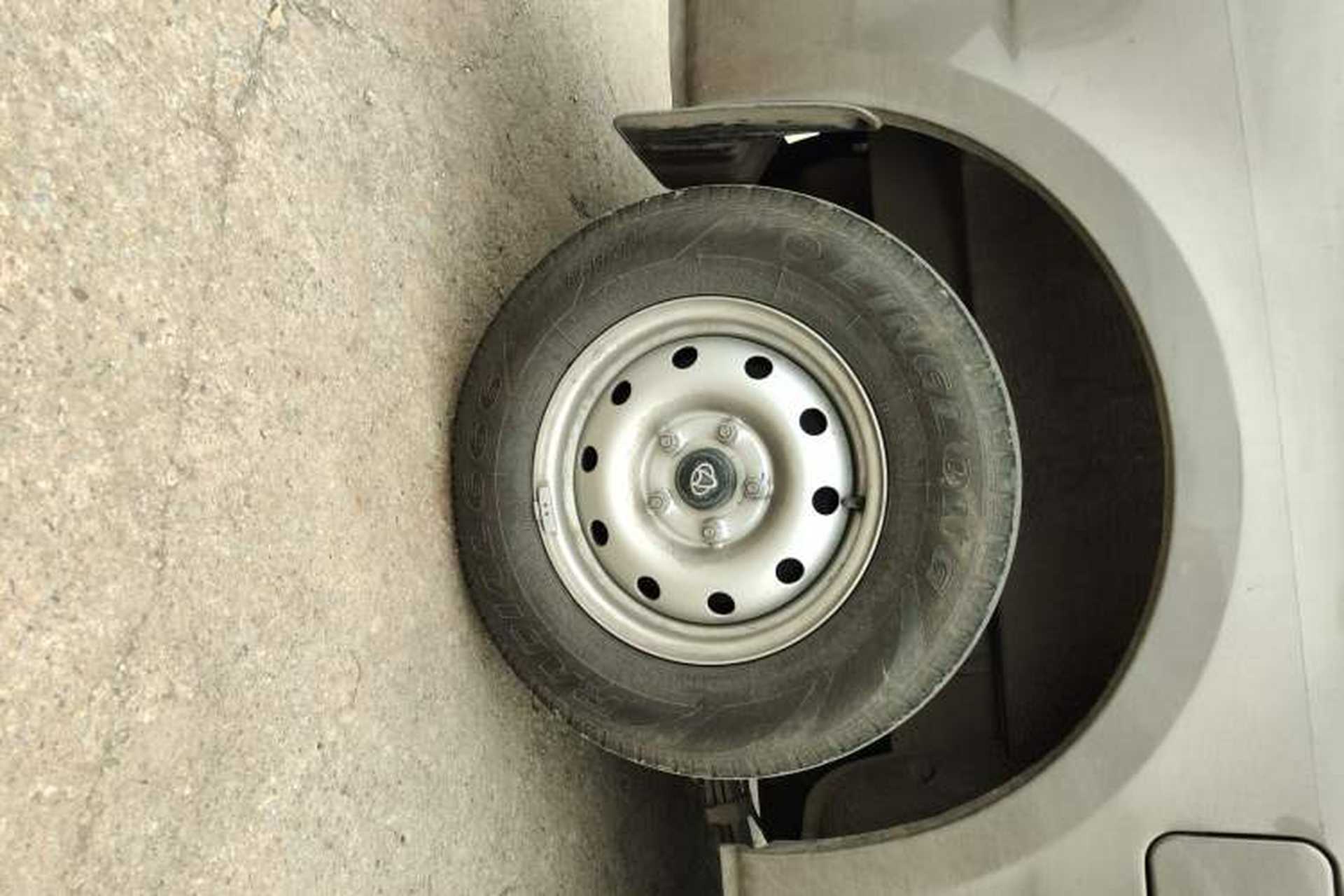 Used CHANGAN KAICHENG Ruixing M60 2023 1.6L CNG Comfort-Grade 6-Seater Passenger Vehicle Right Rear Wheel Hub
