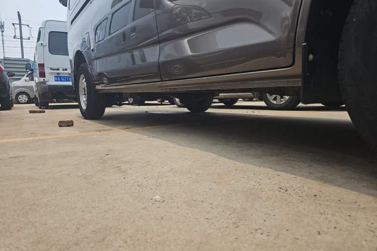 Used CHANGAN KAICHENG Ruixing M60 2023 1.5L GDI Comfort-Class Passenger Vehicle 6/7 Seats Right Side Sill