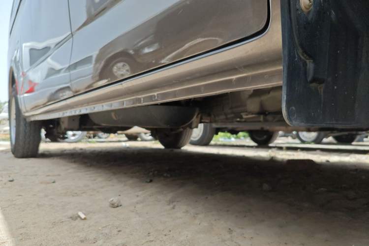 Used CHANGAN KAICHENG Ruixing M60 2023 1.6L CNG Comfort-Grade 6-Seater Passenger Vehicle Right Side Sill