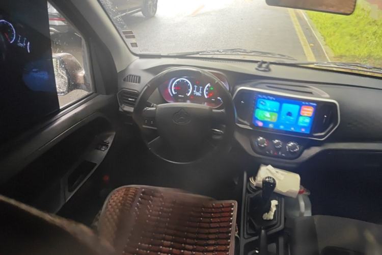 Used CHANGAN KAICHENG Ruixing M60 2023 1.6L CNG Comfort-Grade 6-Seater Passenger Vehicle Steering Wheel
