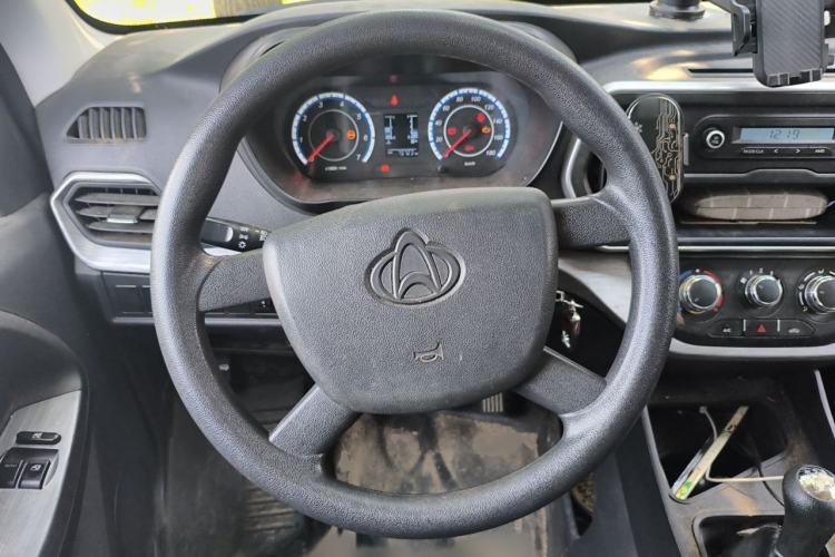 Used CHANGAN KAICHENG Ruixing M60 2023 1.5L GDI Comfort-Class Passenger Vehicle 6/7 Seats Steering Wheel