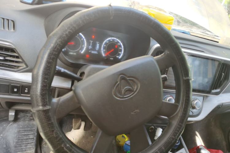 Used CHANGAN KAICHENG Ruixing M60 2023 1.5L GDI Comfort-Class Passenger Vehicle 6/7 Seats Steering Wheel