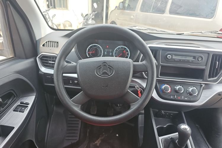 Used CHANGAN KAICHENG Ruixing M60 2023 1.5L GDI Comfort-Class Passenger Vehicle 6/7 Seats Steering Wheel