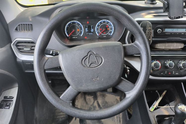 Used CHANGAN KAICHENG Ruixing M60 2023 1.5L GDI Comfort-Class Passenger Vehicle 6/7 Seats Steering Wheel