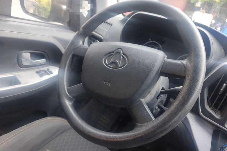 Used CHANGAN KAICHENG Ruixing M60 2023 1.5L GDI Comfort-Class Passenger Vehicle 6/7 Seats Steering Wheel