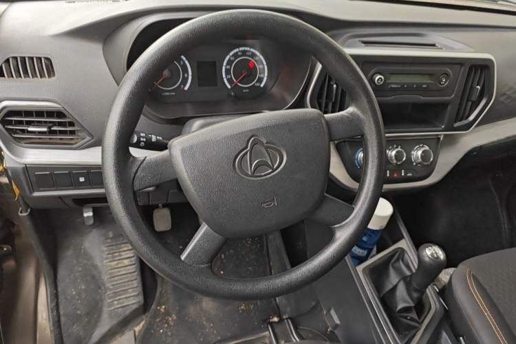 Used CHANGAN KAICHENG Ruixing M60 2023 1.5L GDI Comfort-Class Passenger Vehicle 6/7 Seats Steering Wheel