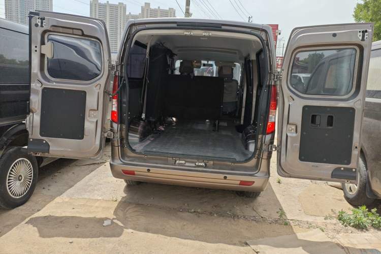 Used CHANGAN KAICHENG Ruixing M60 2023 1.6L CNG Comfort-Grade 6-Seater Passenger Vehicle Trunk