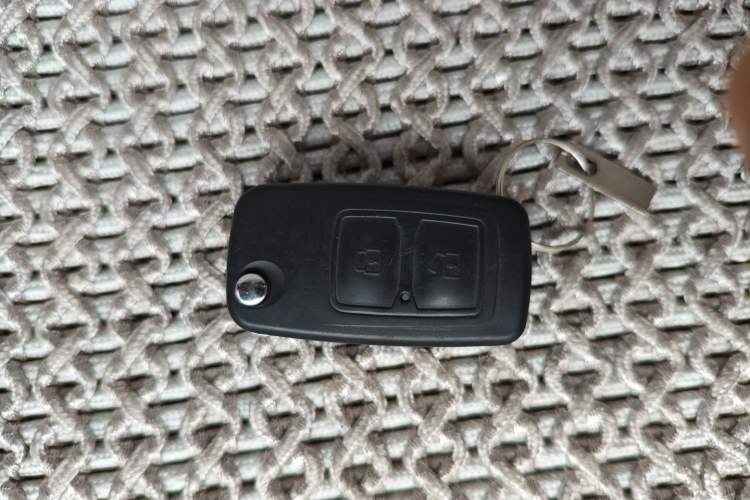 Used CHANGAN KAICHENG Ruixing M60 2023 1.6L CNG Comfort-Grade 6-Seater Passenger Vehicle Vehicle Key