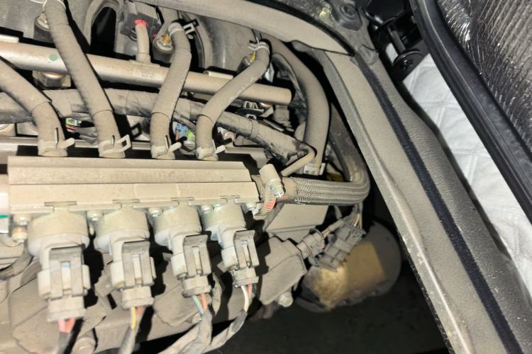 Used CHANGAN KAICHENG Ruixing M60 2023 1.6L CNG Comfort-Grade 6-Seater Passenger Vehicle Engine Bay Left
