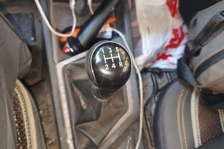 Used CHANGAN KAICHENG Ruixing M60 2023 1.6L CNG Comfort-Grade 6-Seater Passenger Vehicle Gear Lever