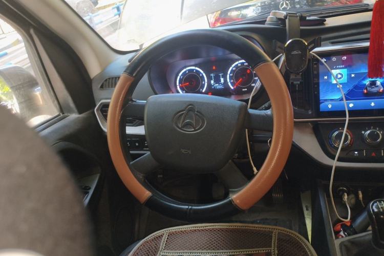 Used CHANGAN KAICHENG Ruixing M60 2023 1.6L CNG Comfort-Grade 6-Seater Passenger Vehicle Steering Wheel