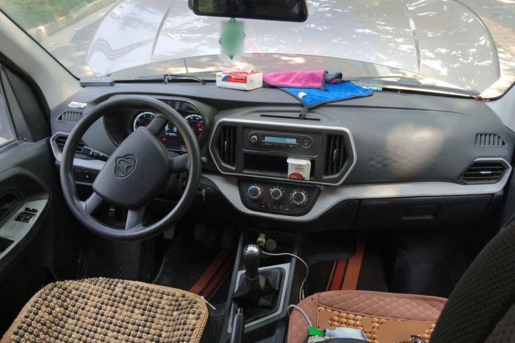 Used CHANGAN KAICHENG Ruixing M60 2023 1.5L GDI Base Version (Rear-Opening Door Edition) Center Console