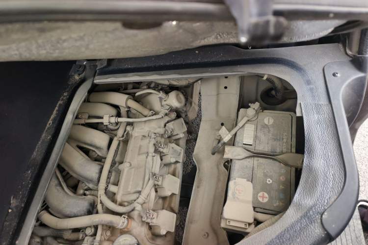 Used CHANGAN KAICHENG Ruixing M60 2023 1.5L GDI Comfort-Class Passenger Vehicle 6/7 Seats Engine Bay