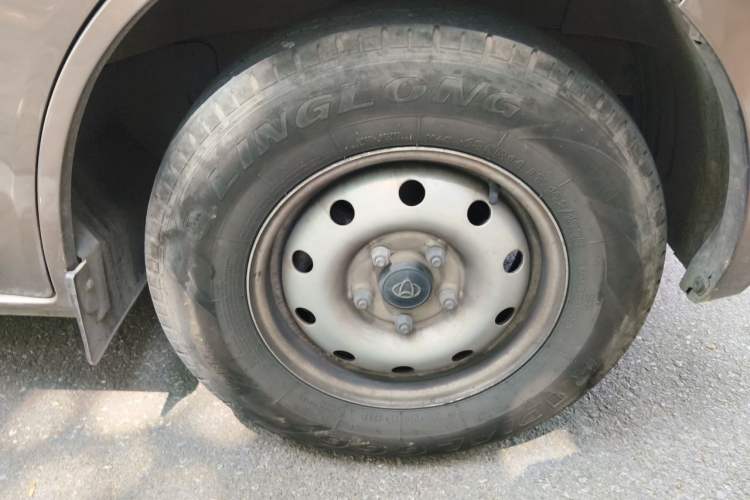 Used CHANGAN KAICHENG Ruixing M60 2023 1.5L GDI Base Version (Rear-Opening Door Edition) Right Front Wheel Hub