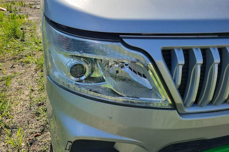 Used CHANGAN KAICHENG Ruixing M60 2023 1.5L GDI Base Model 2-Seat Van Right Front Headlight