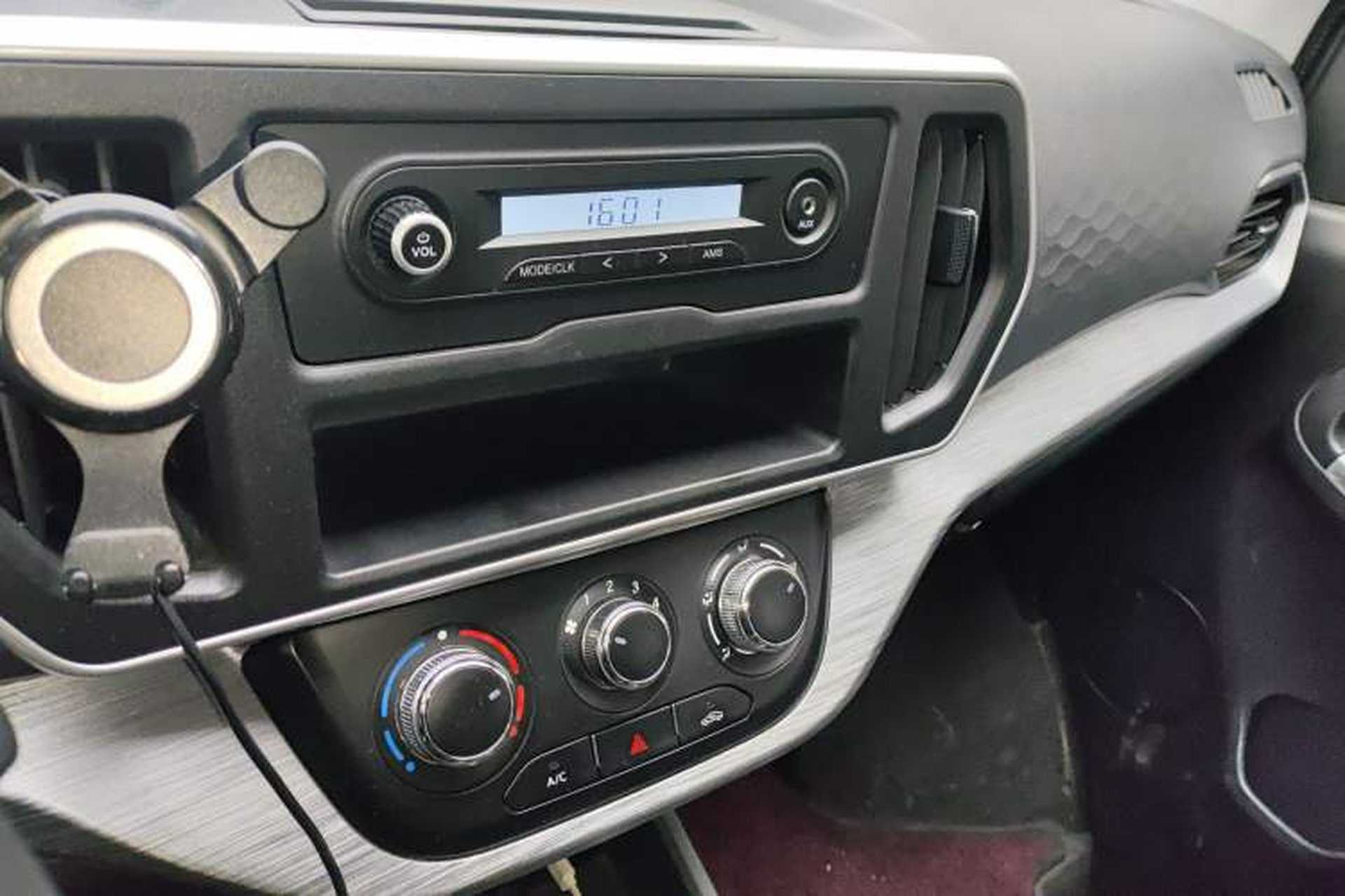 Used CHANGAN KAICHENG Ruixing M60 2023 1.5L GDI Comfort-Class Passenger Vehicle 6/7 Seats Audio And AC Panel
