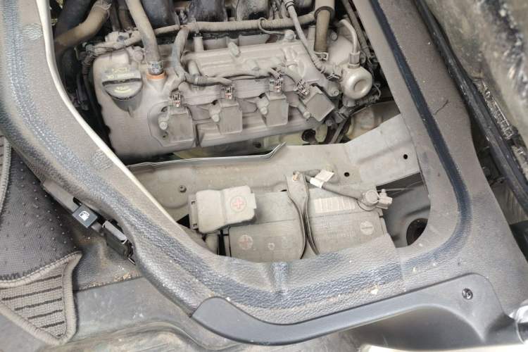 Used CHANGAN KAICHENG Ruixing M60 2023 1.5L GDI Comfort-Class Passenger Vehicle 6/7 Seats Engine Bay Right