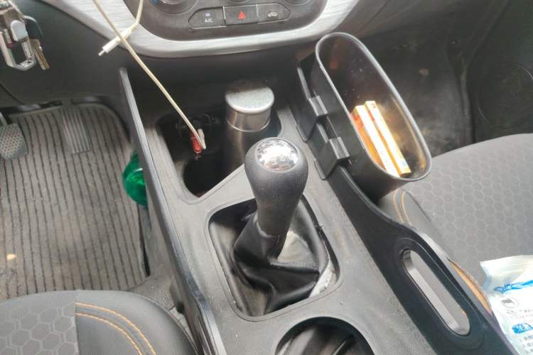 Used CHANGAN KAICHENG Ruixing M60 2023 1.5L GDI Comfort-Class Passenger Vehicle 6/7 Seats Gear Lever