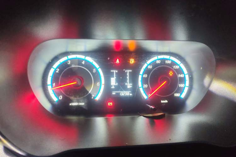 Used CHANGAN KAICHENG Ruixing M60 2023 1.5L GDI Comfort-Class Passenger Vehicle 6/7 Seats Instrument Cluster