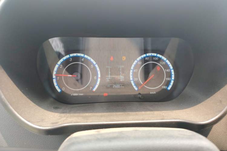 Used CHANGAN KAICHENG Ruixing M60 2023 1.5L GDI Comfort-Class Passenger Vehicle 6/7 Seats Instrument Cluster