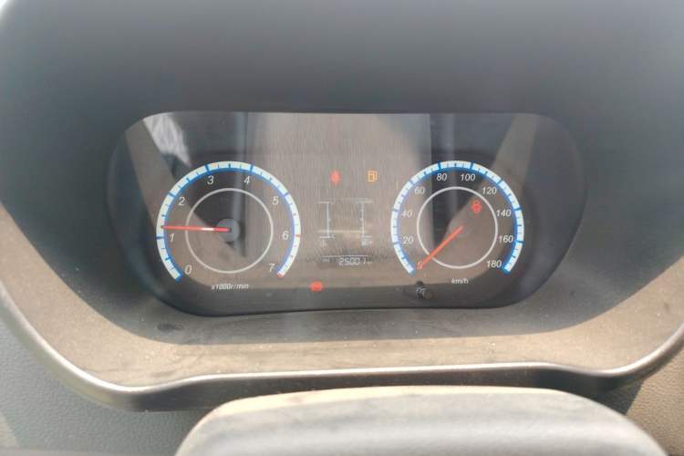 Used CHANGAN KAICHENG Ruixing M60 2023 1.5L GDI Comfort-Class Passenger Vehicle 6/7 Seats Odometer Close Up