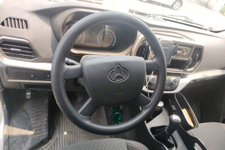 Used CHANGAN KAICHENG Ruixing M60 2023 1.5L GDI Comfort-Class Passenger Vehicle 6/7 Seats Steering Wheel